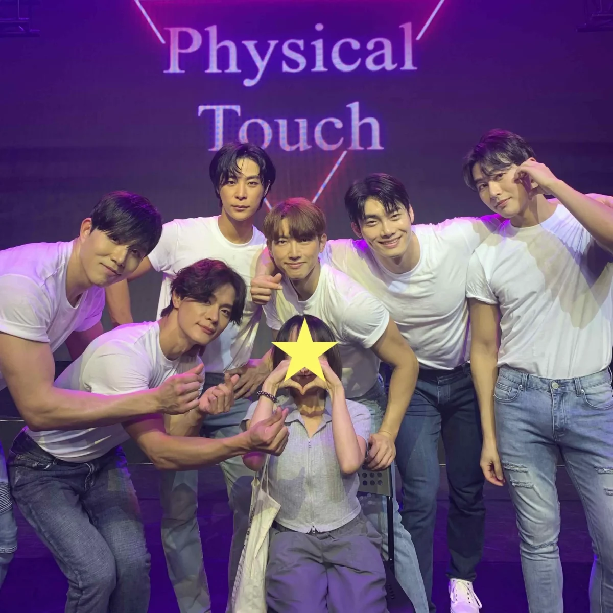 Physical Touch 合照