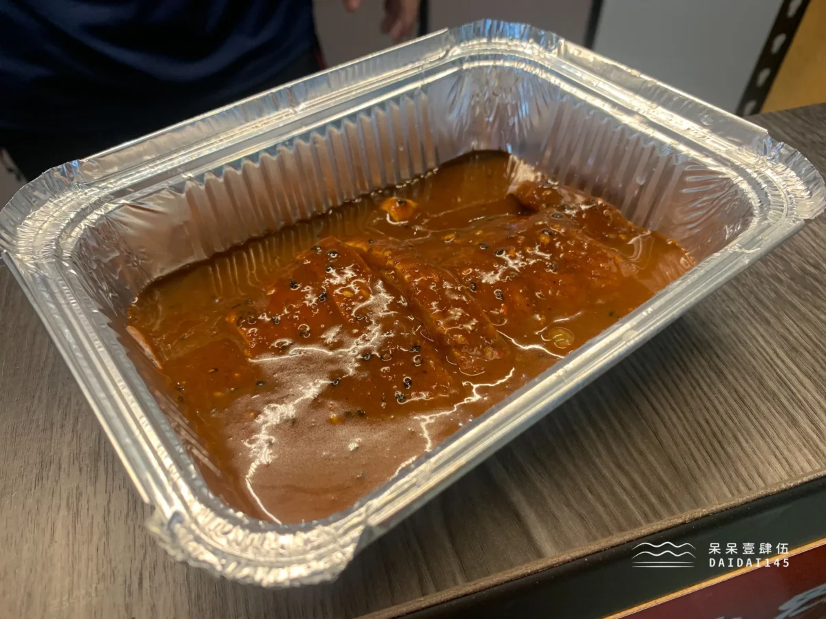 阿拉斯加深海紅鮋魚搭配上麻麻獨家特製的醬料