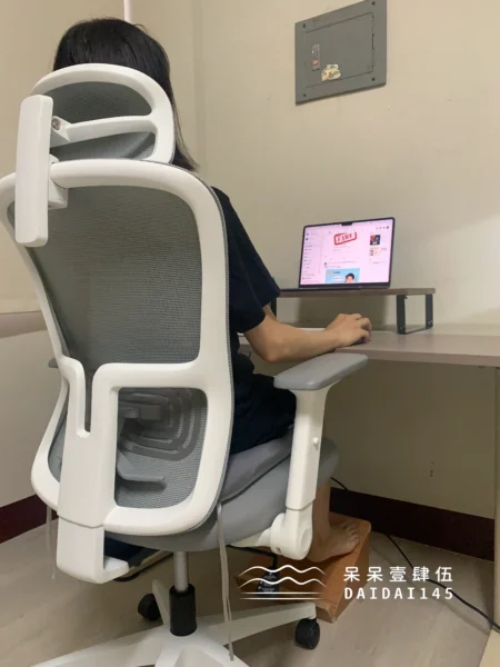 YOKA 佑客家具 APOLLO 人體工學椅相當適合小隻女生
